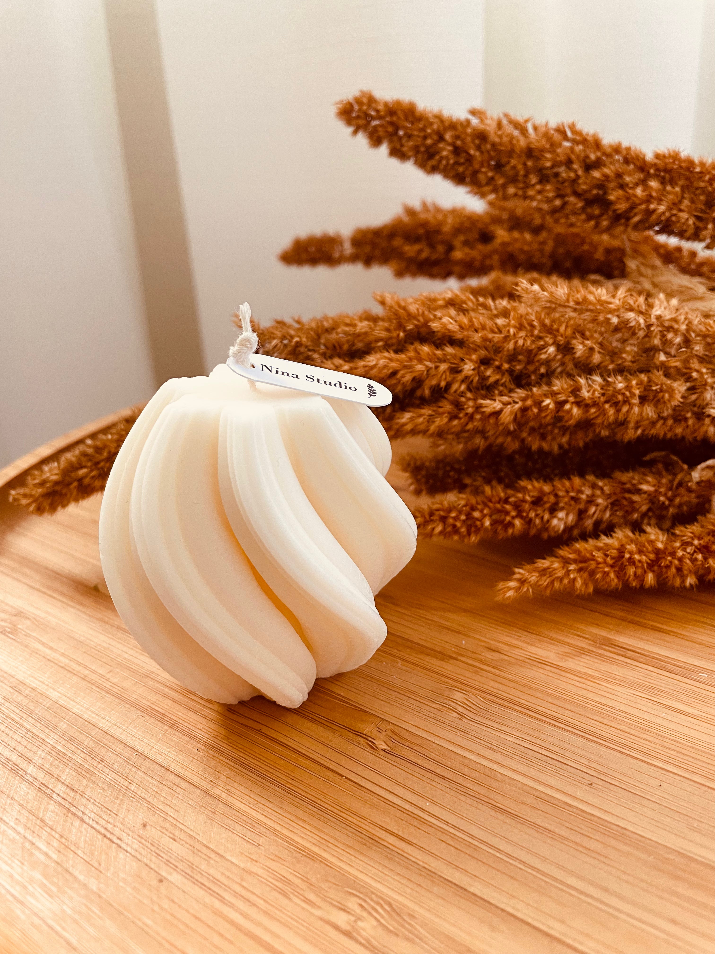 Spiraal ribelbol kaars