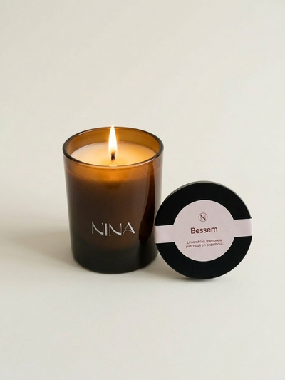 Vela com aroma de frutas vermelhas